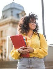 Étudiante et baby-sitter : les clés d’une organisation bien rôdée