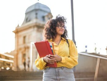 Étudiante et baby-sitter : les clés d’une organisation bien rôdée