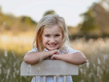Quelle médaille de baptême convient le mieux pour une petite fille ?