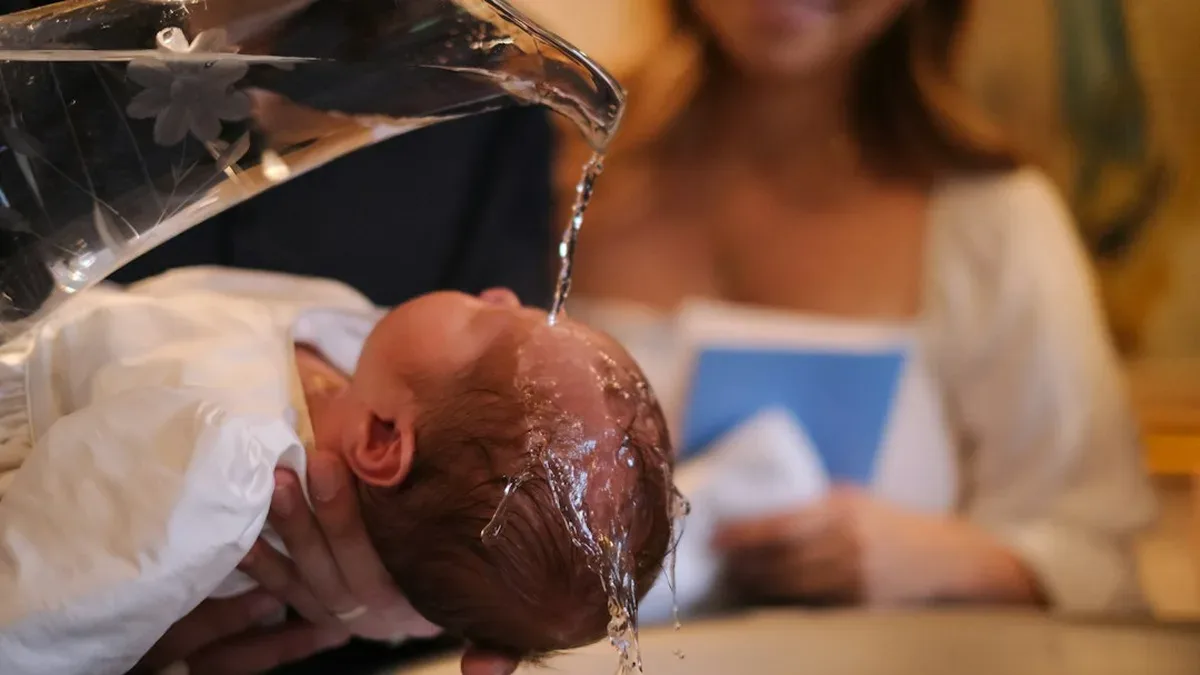 Quelle est la différence entre le baptême d’eau et le baptême du Saint-Esprit ? — Quelle est la différence entre le baptême d’eau et le baptême du Saint-Esprit ?