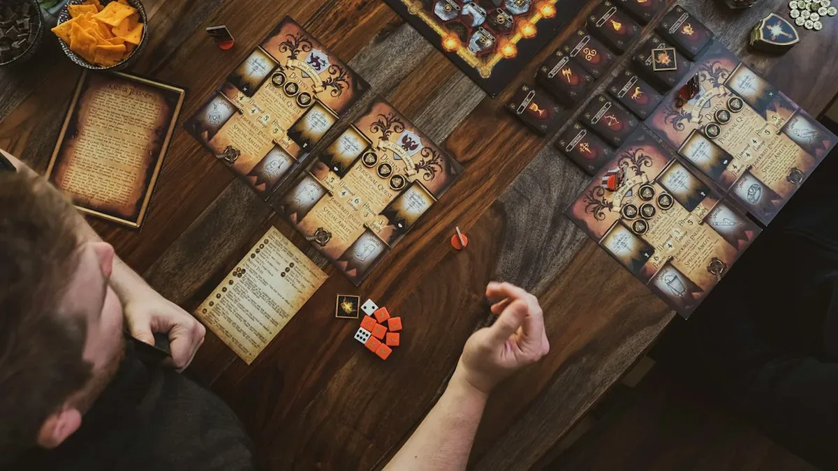 jeu a faire en soiree — Jeu à faire en soirée : choisir le format qui tient la tablée